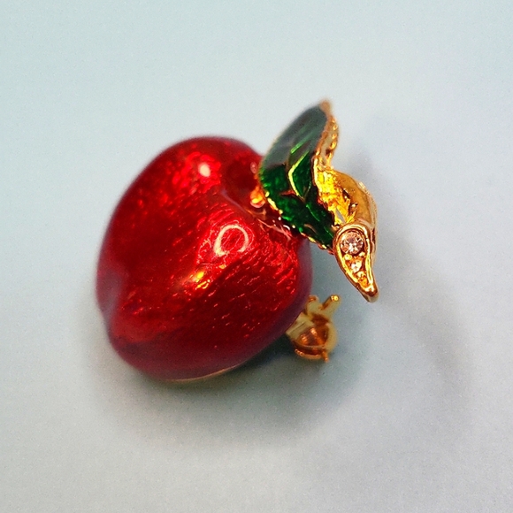 Apple - Picture 6 of 6